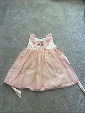 Well Dressed Wolf Pink and White Floral Appliqué Formal Dress